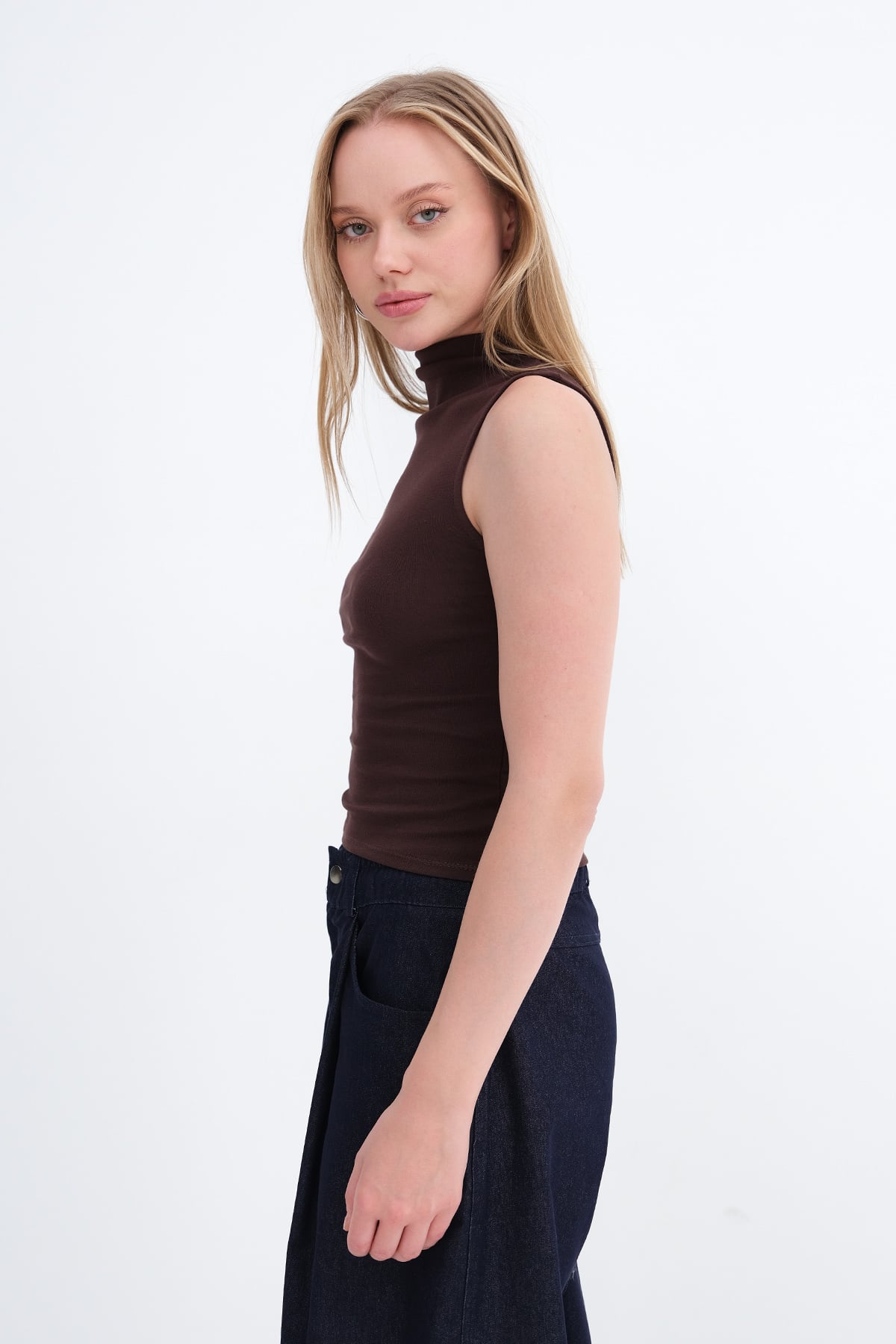 Bitter-Coffee_High-Neck-Tank-Top-addax