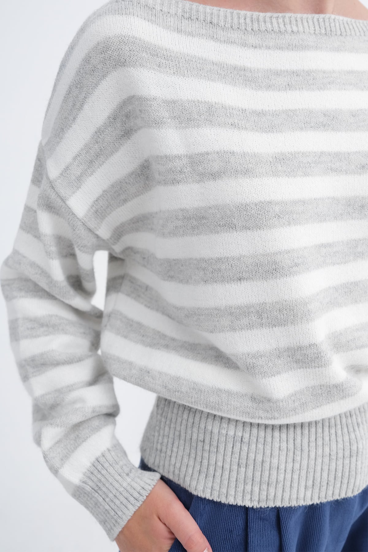 Snow-Melange-Ecru_Boat-Neck-Striped-Knit-Sweater-addax