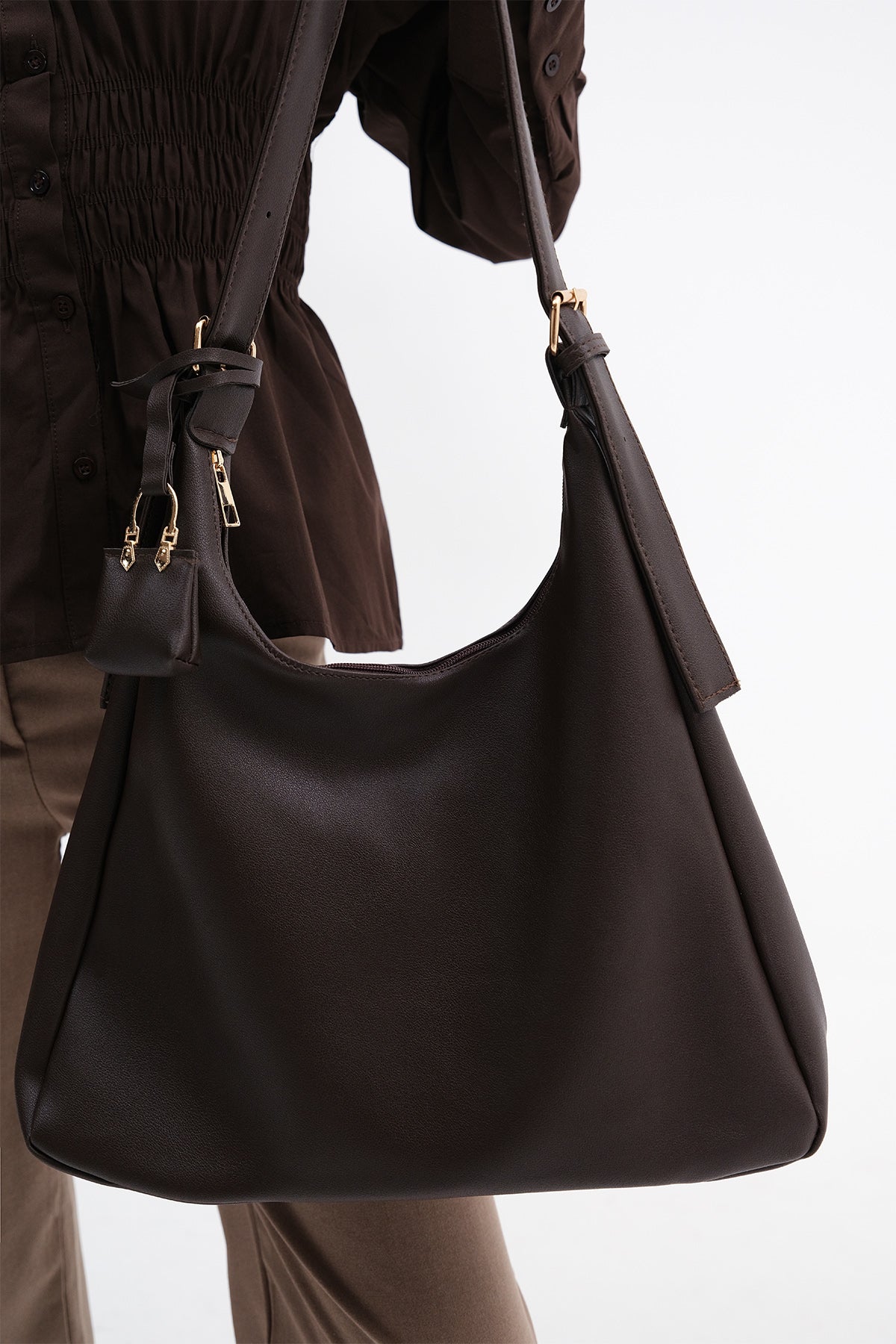 Brown_Hand-and-Shoulder-Bag-with-Charms-addax