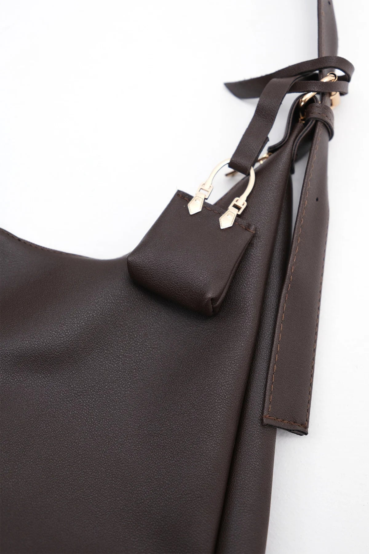 Brown_Hand-and-Shoulder-Bag-with-Charms-addax