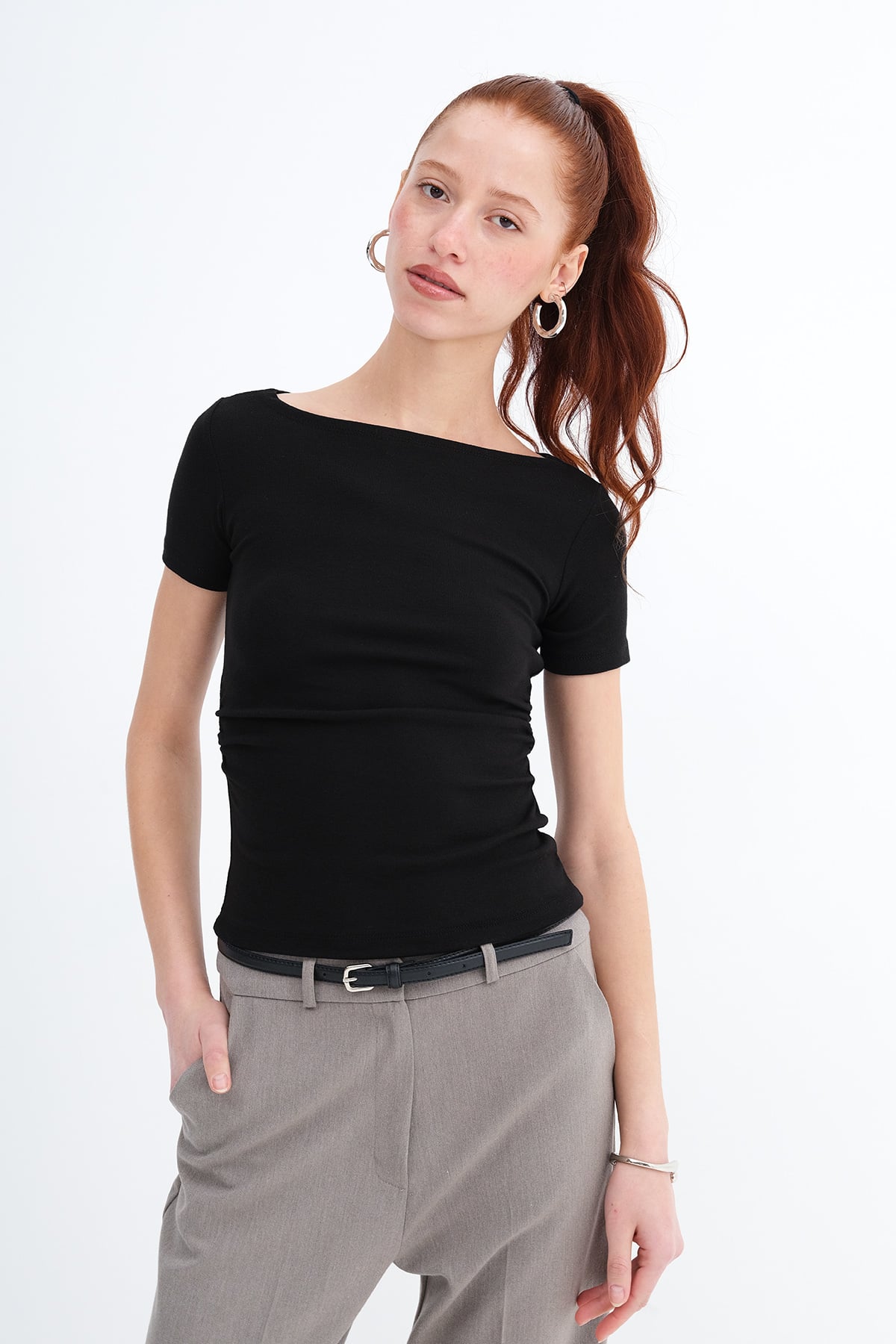 Black_Side-Ruched-Modal-Basic T-Shirt-addax