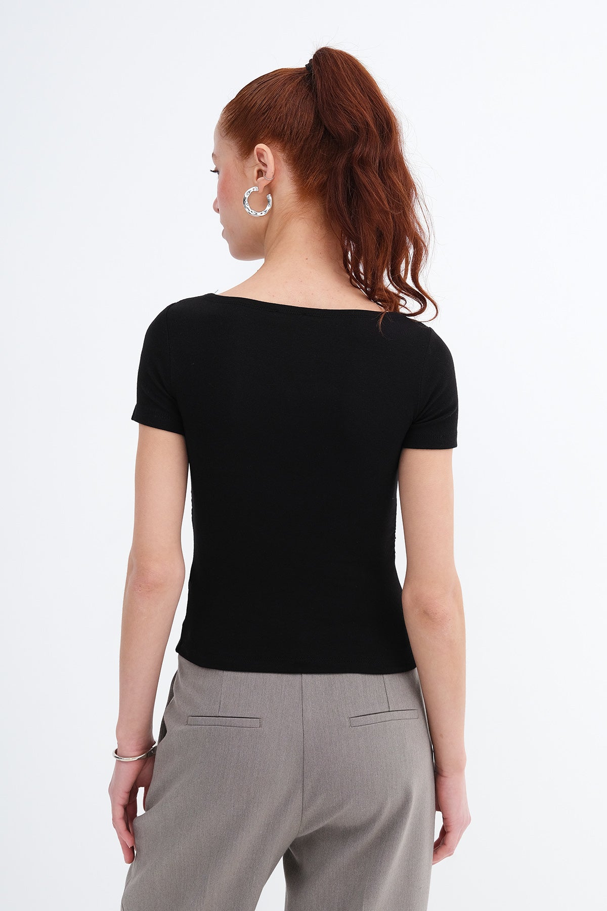 Black_Side-Ruched-Modal-Basic T-Shirt-addax
