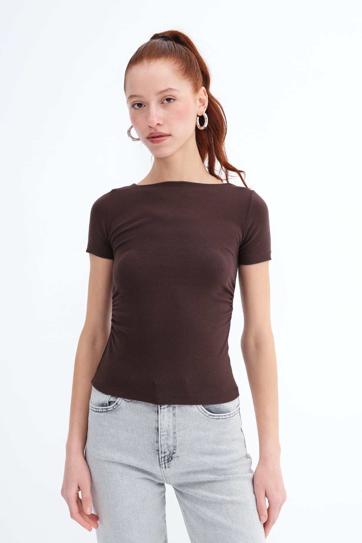 Brown_Side-Ruched-Modal-Basic T-Shirt-addax