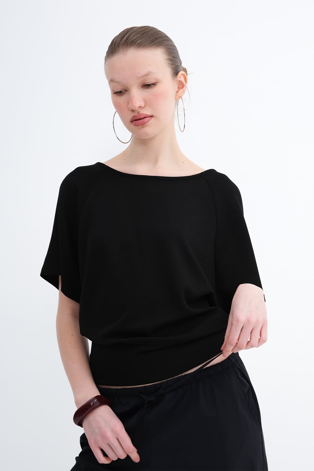 Black_Boat-Neck-Basic-T-Shirt-addax