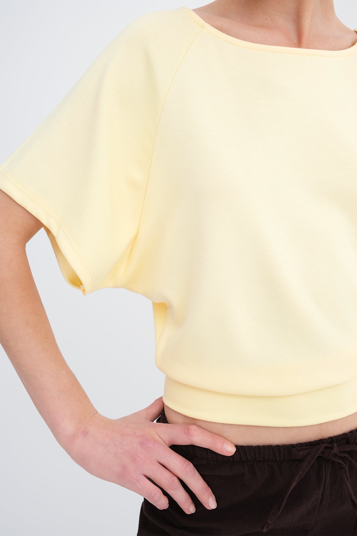 Yellow_Boat-Neck-Basic-T-Shirt-addax