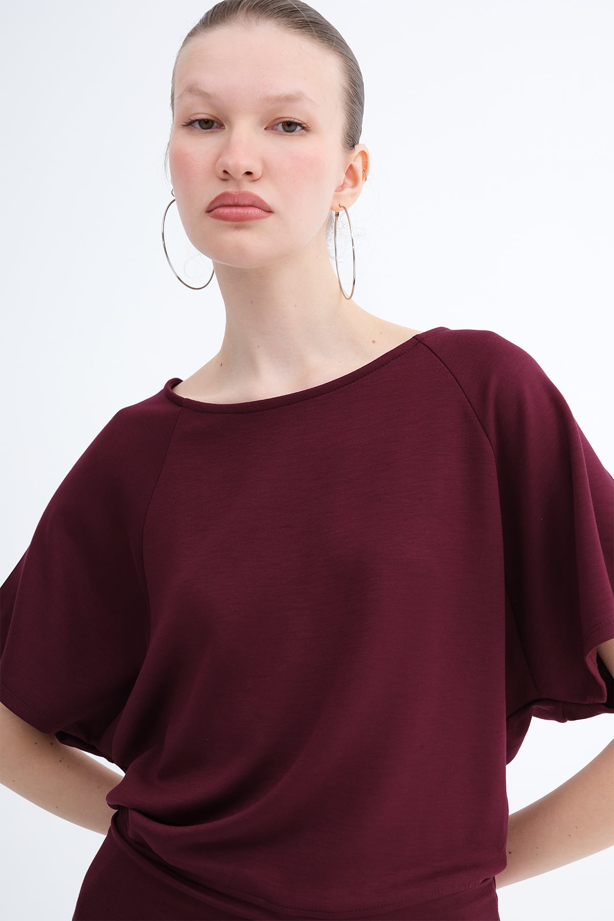 Burgundy_Boat-Neck-Basic-T-Shirt-addax