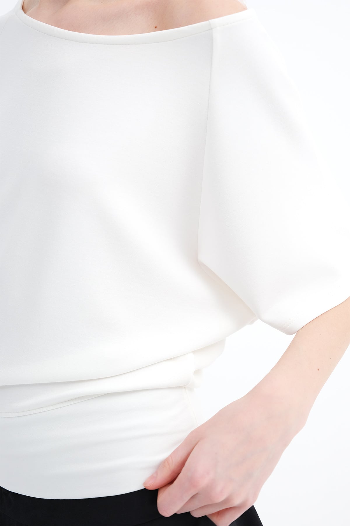 Ecru_Boat-Neck-Basic-T-Shirt-addax