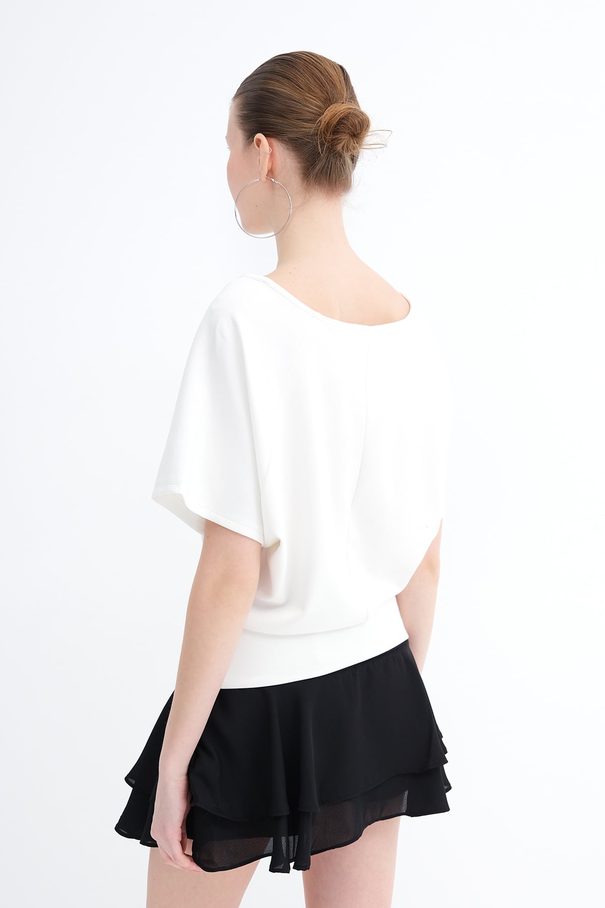 Ecru_Boat-Neck-Basic-T-Shirt-addax