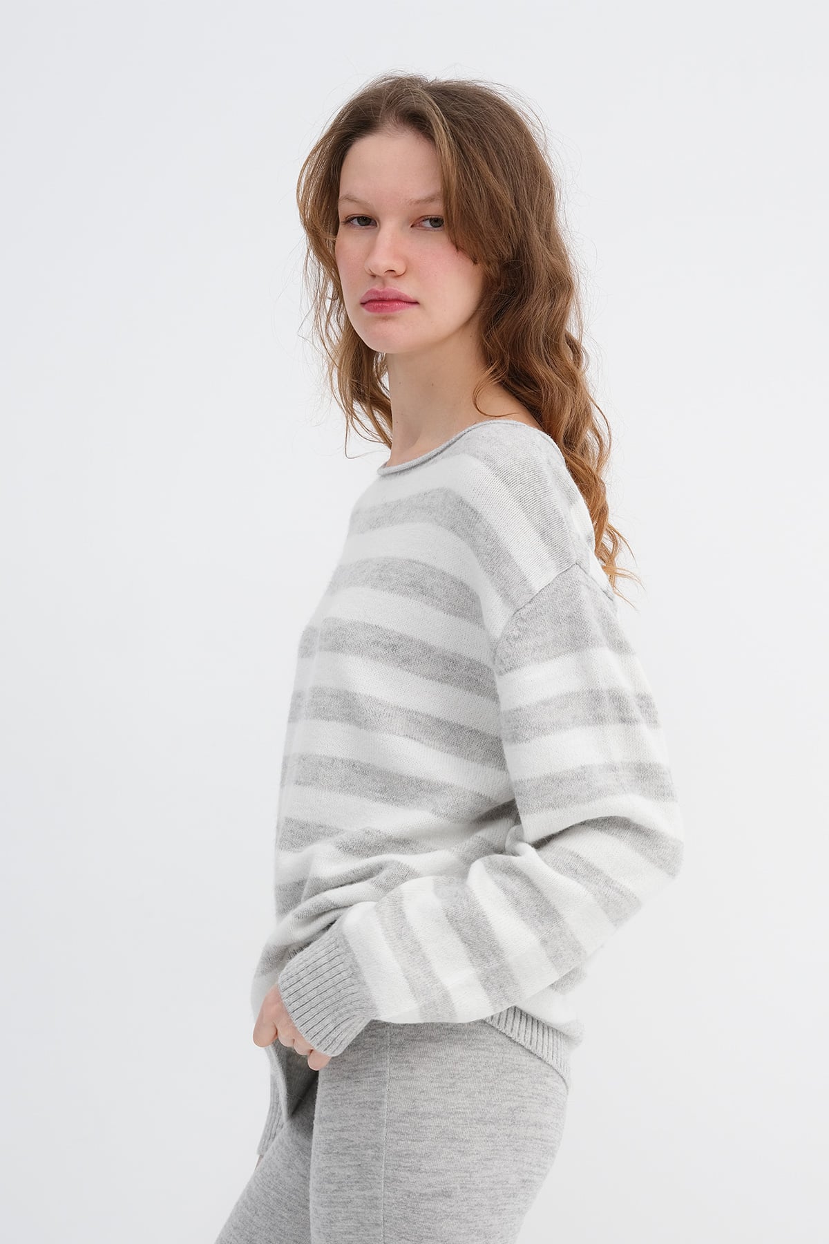 Snow-Melange-Ecru_Boat-Neck-Striped-Knit-Sweater-addax