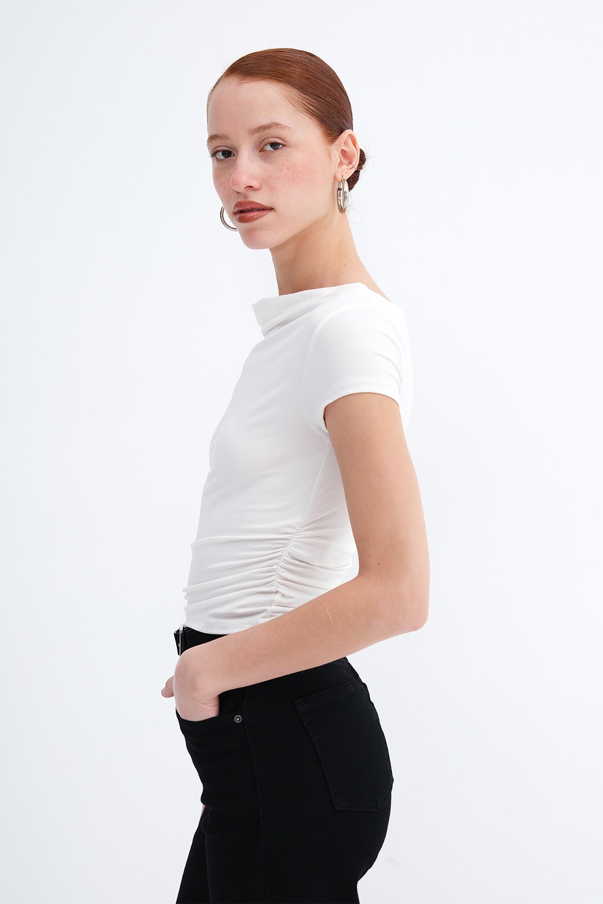 Ecru_Boat-Neck-Ruched-Side-T-shirt-addax