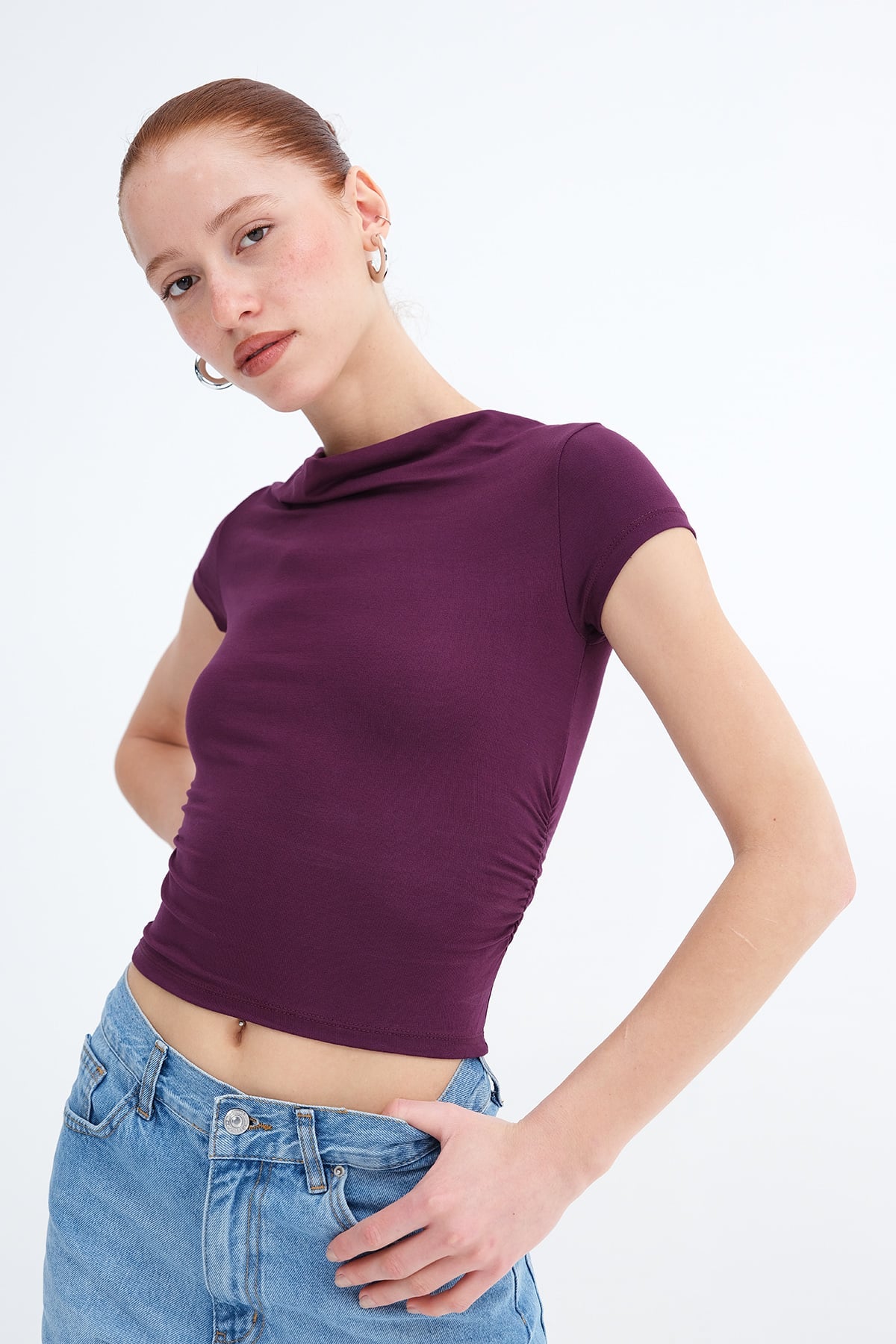 Gardenia_Boat-Neck-Ruched-Side-T-shirt-addax