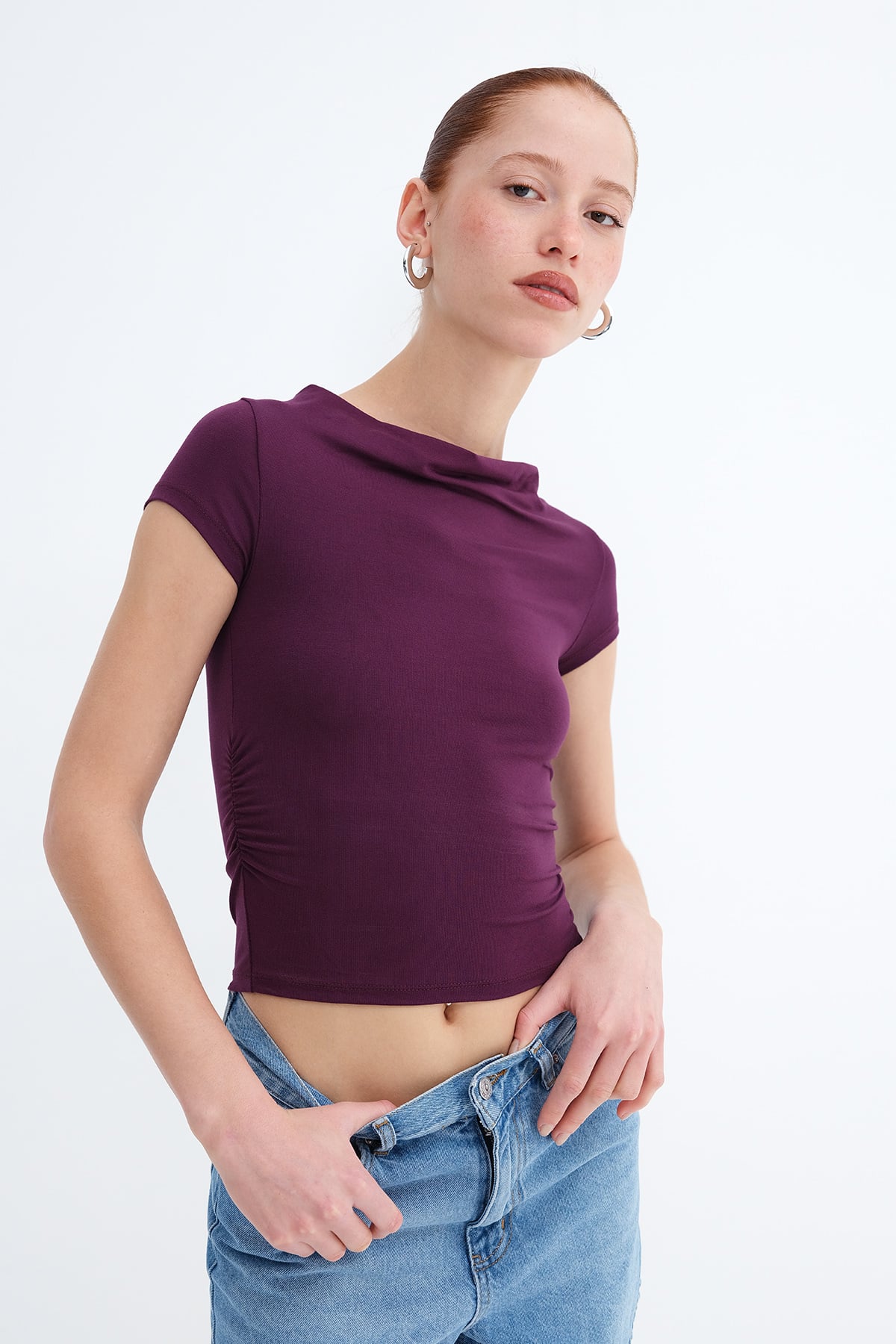 Gardenia_Boat-Neck-Ruched-Side-T-shirt-addax