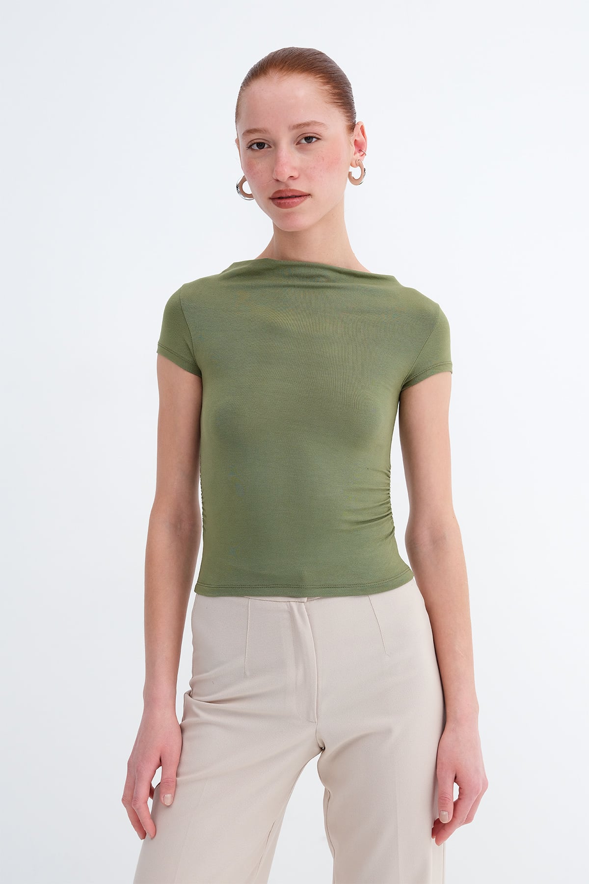 Matcha_Boat-Neck-Ruched-Side-T-shirt-addax