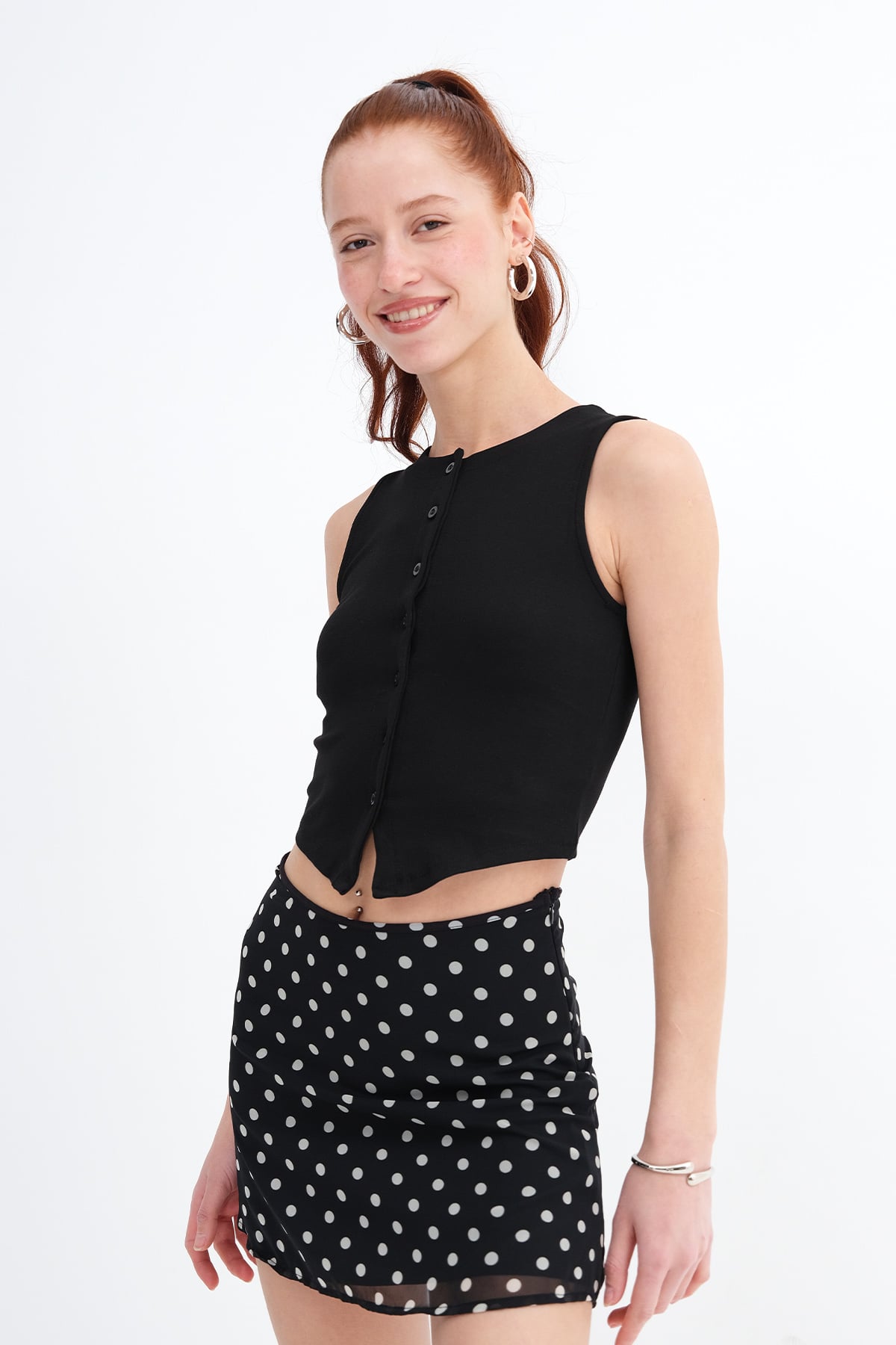 Crew Neck Buttoned Vest