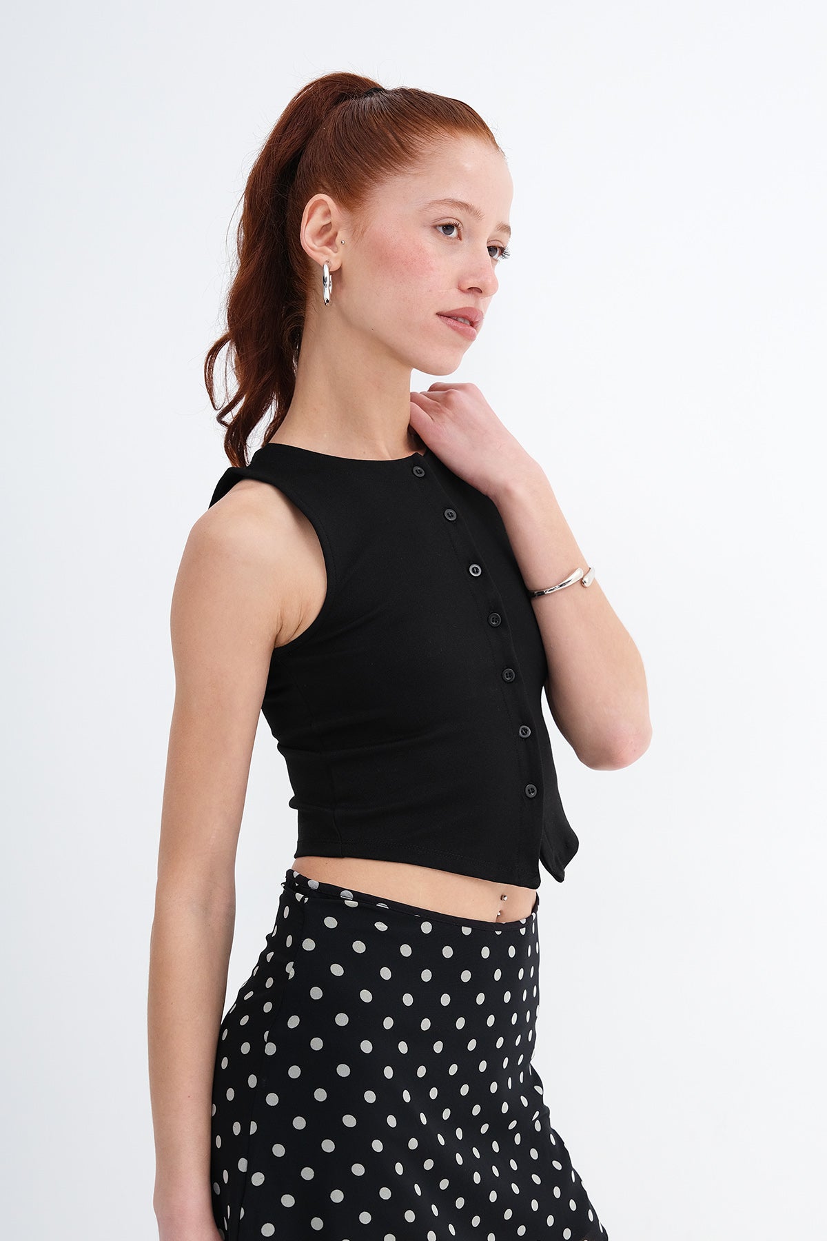 Black_Crew-Neck-Buttoned-Vest-addax