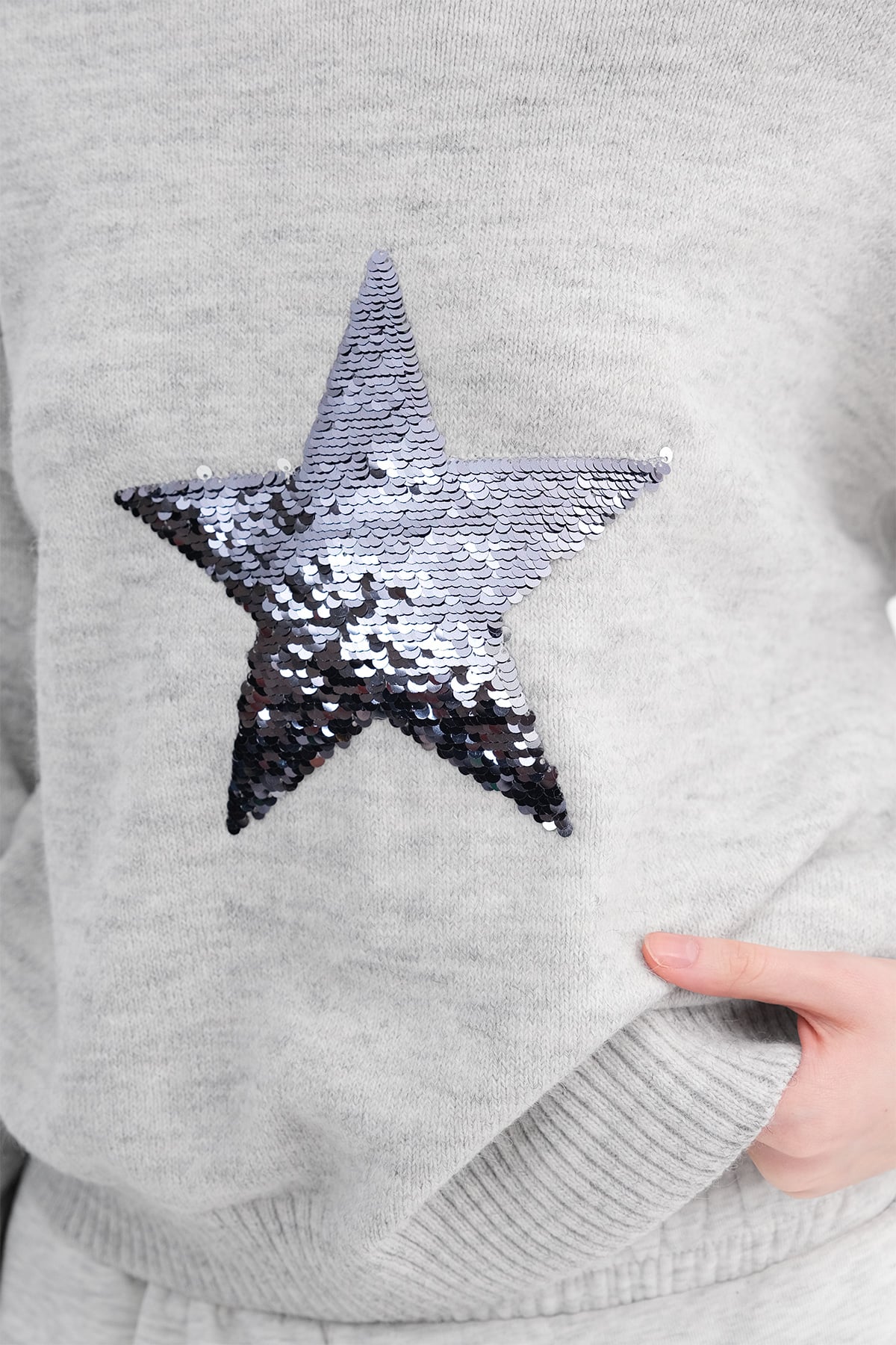 Snow-Melange_Star-Embellished-Boat-Neck-Knit-Sweater-addax