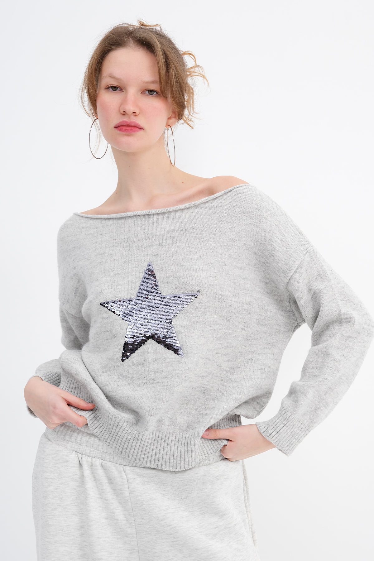Snow-Melange_Star-Embellished-Boat-Neck-Knit-Sweater-addax