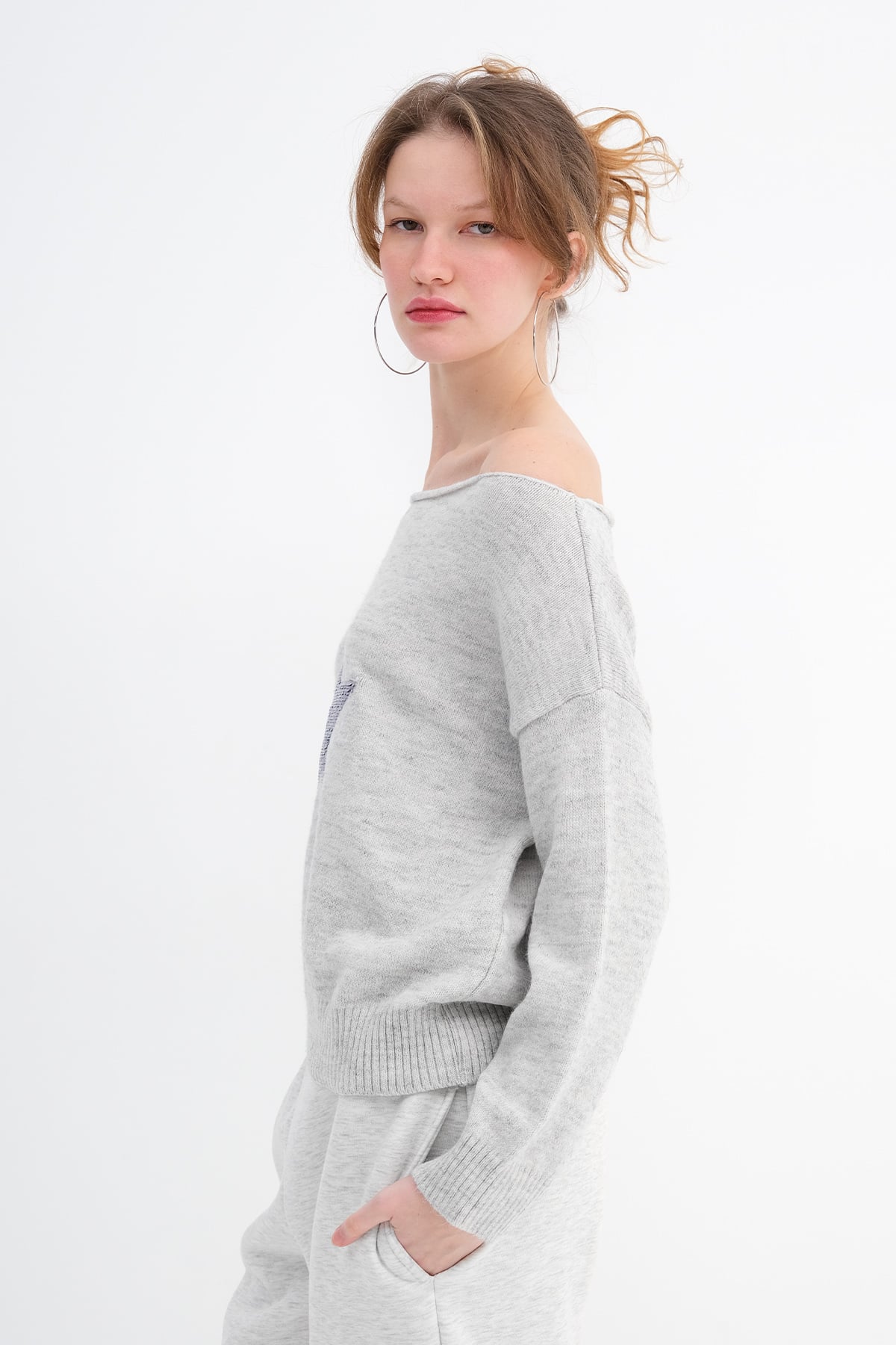 Snow-Melange_Star-Embellished-Boat-Neck-Knit-Sweater-addax