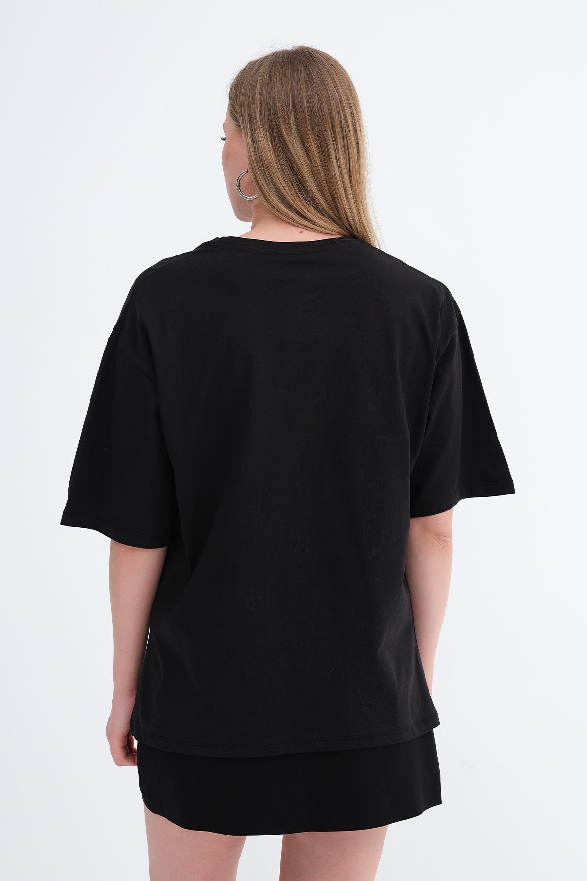Black_Crew-Neck-Stone-Embellished-T-shirt-addax