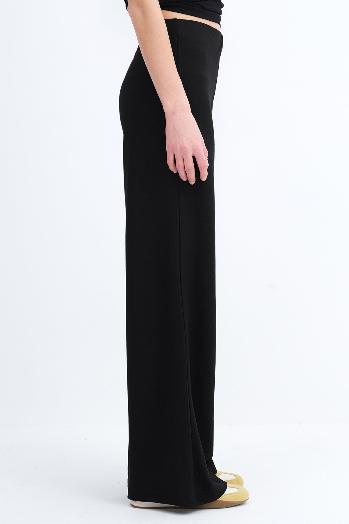 Black_Elastic-Waist-Pants-addax