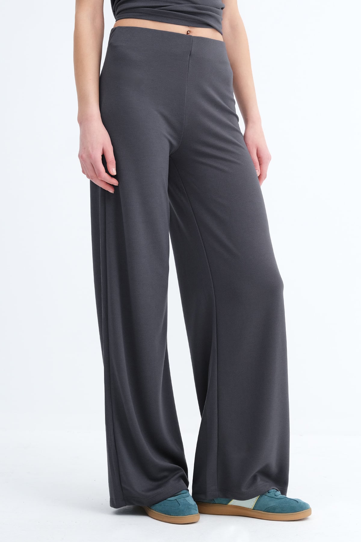Charcoal_Elastic-Waist-Pants-addax