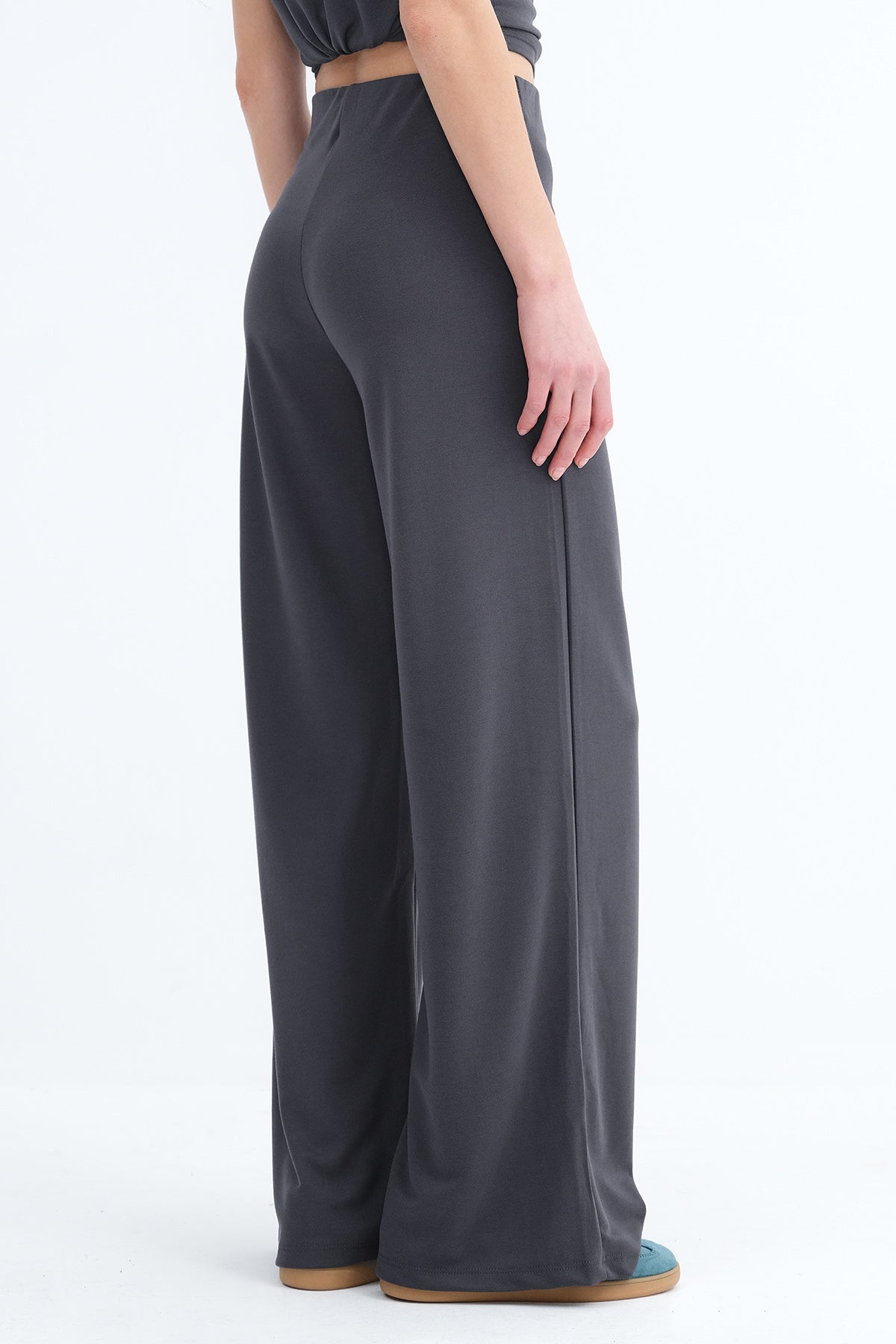 Charcoal_Elastic-Waist-Pants-addax