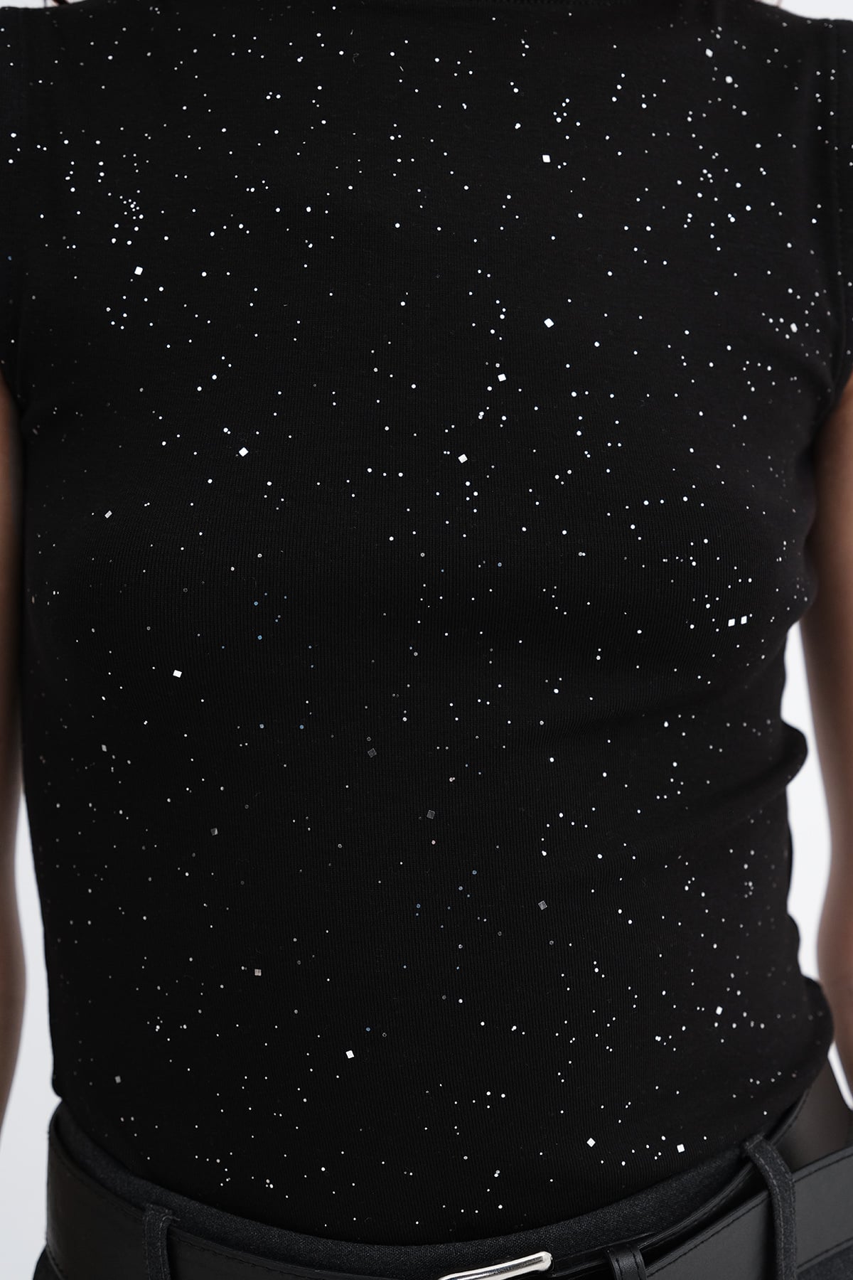 Silvery-Black_Sleeveless-Shimmery-Tank-Top-addax