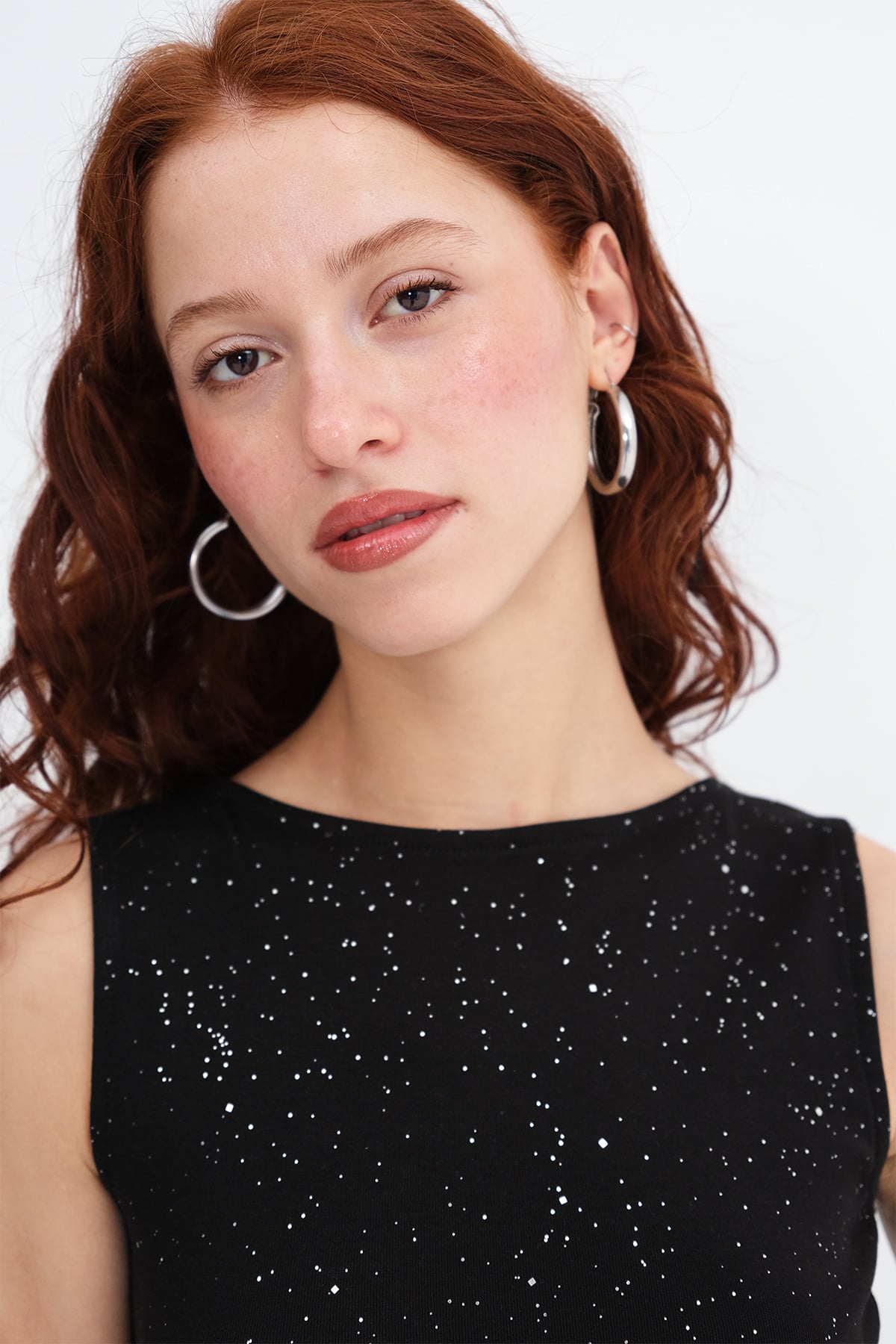Silvery-Black_Sleeveless-Shimmery-Tank-Top-addax