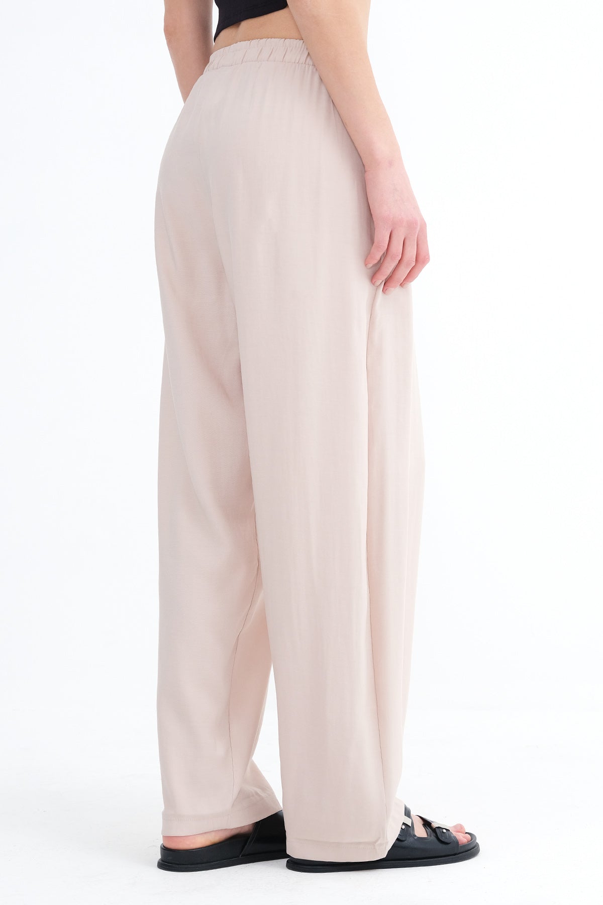 Stone_Elastic-Waist-Modal-Pants-addax