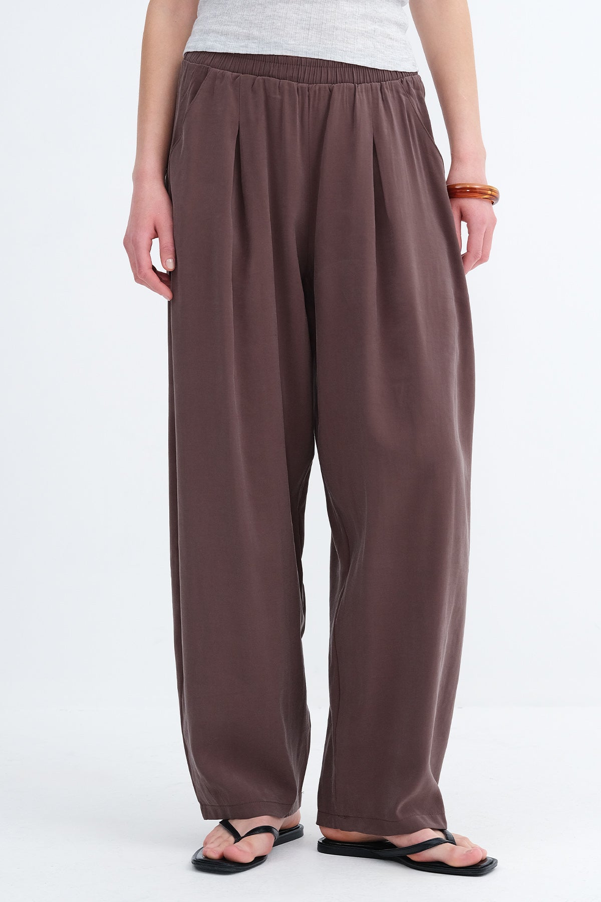 Bitter-Coffee_Elastic-Waist-Modal-Pants-addax