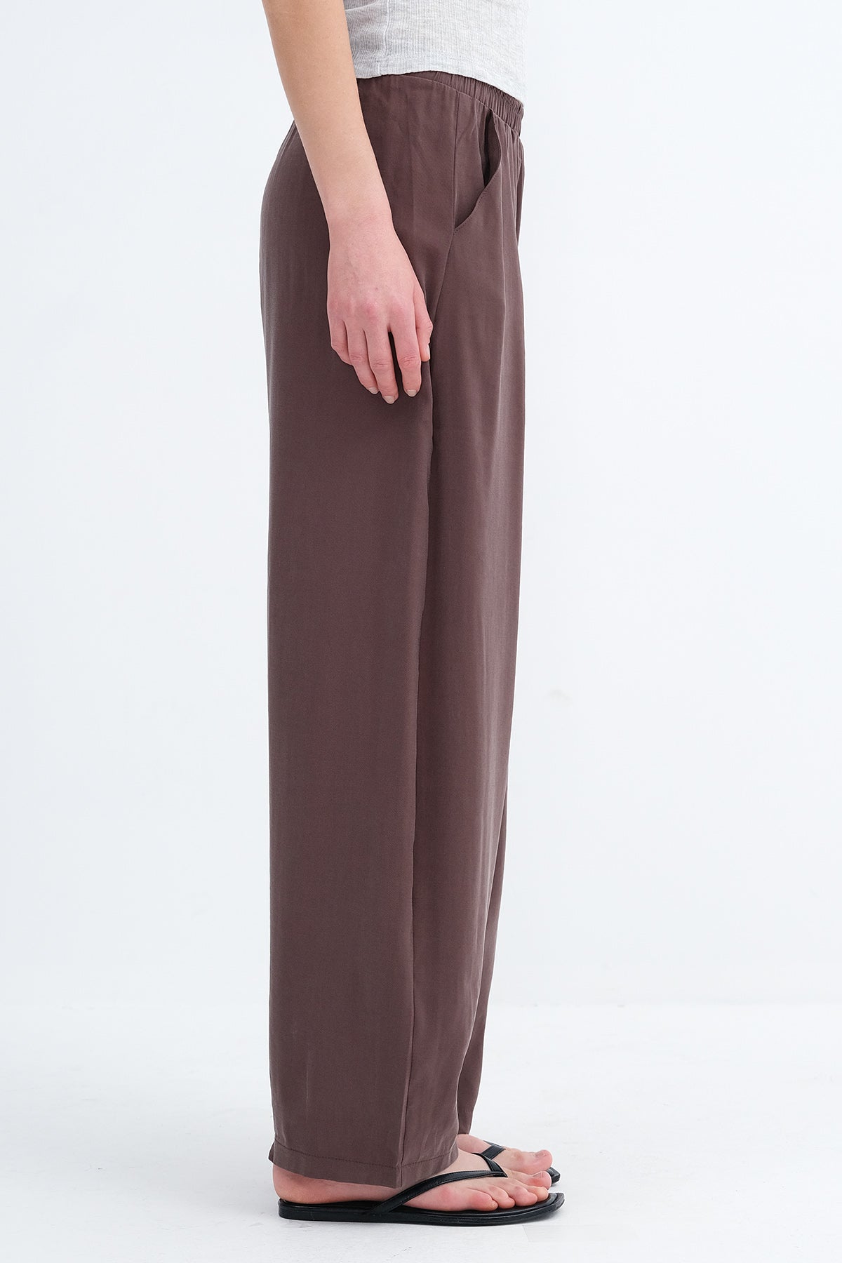 Bitter-Coffee_Elastic-Waist-Modal-Pants-addax