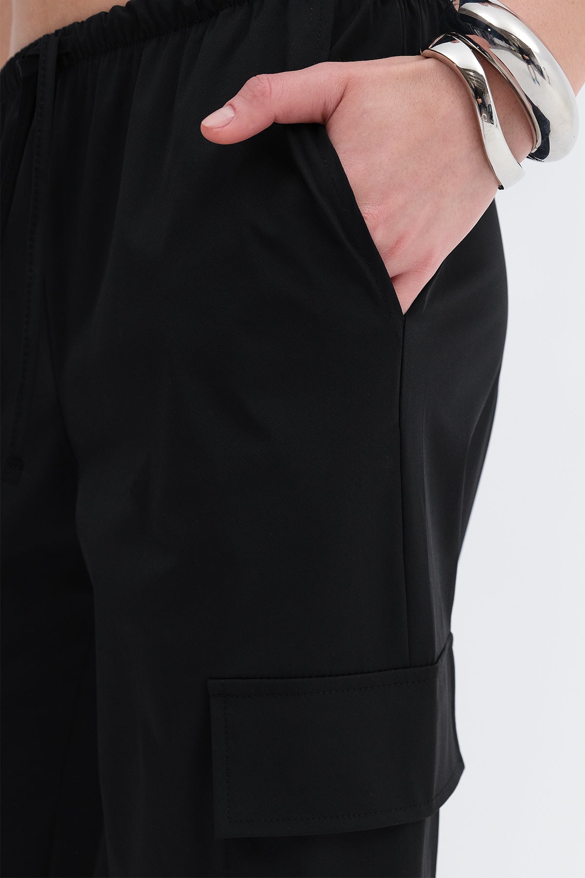 Black_Elastic-Waist-Cargo-Pants-addax