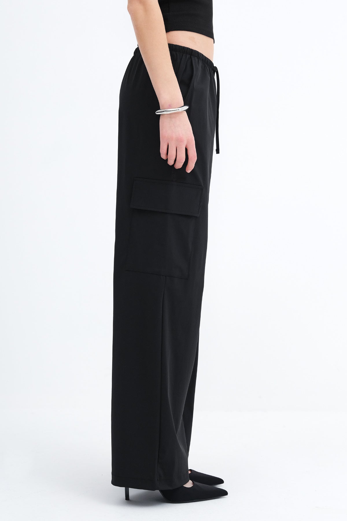Black_Elastic-Waist-Cargo-Pants-addax