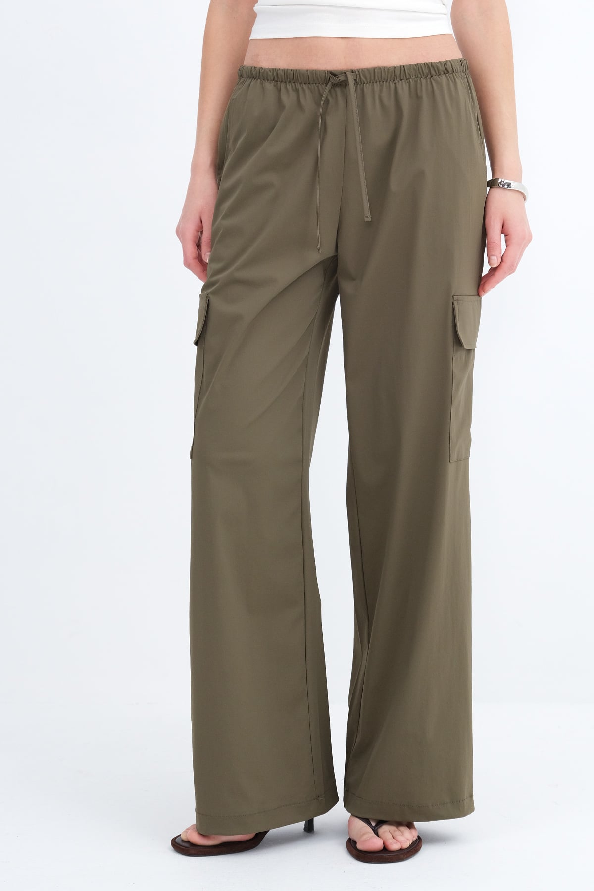 Oil-Green_Elastic-Waist-Cargo-Pants-addax