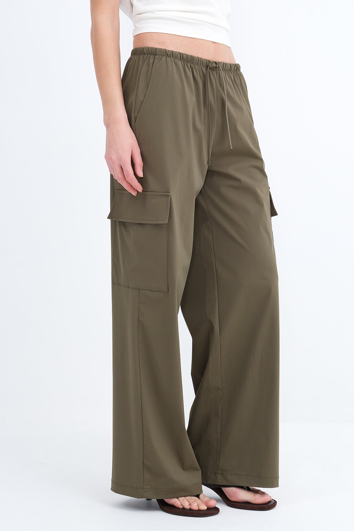 Oil-Green_Elastic-Waist-Cargo-Pants-addax