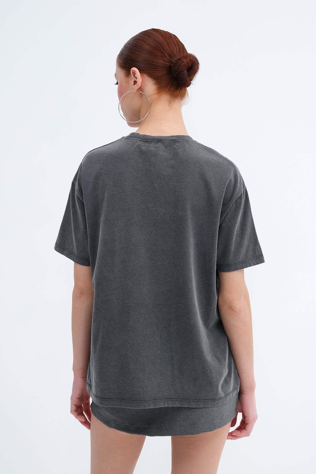 Acid-Lead-Grey_Star-Patterned-T-Shirt-addax