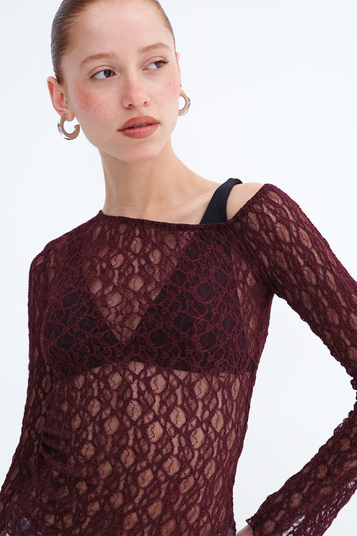 Gardenia_Asymmetric-Cut-Lace-Blouse-addax