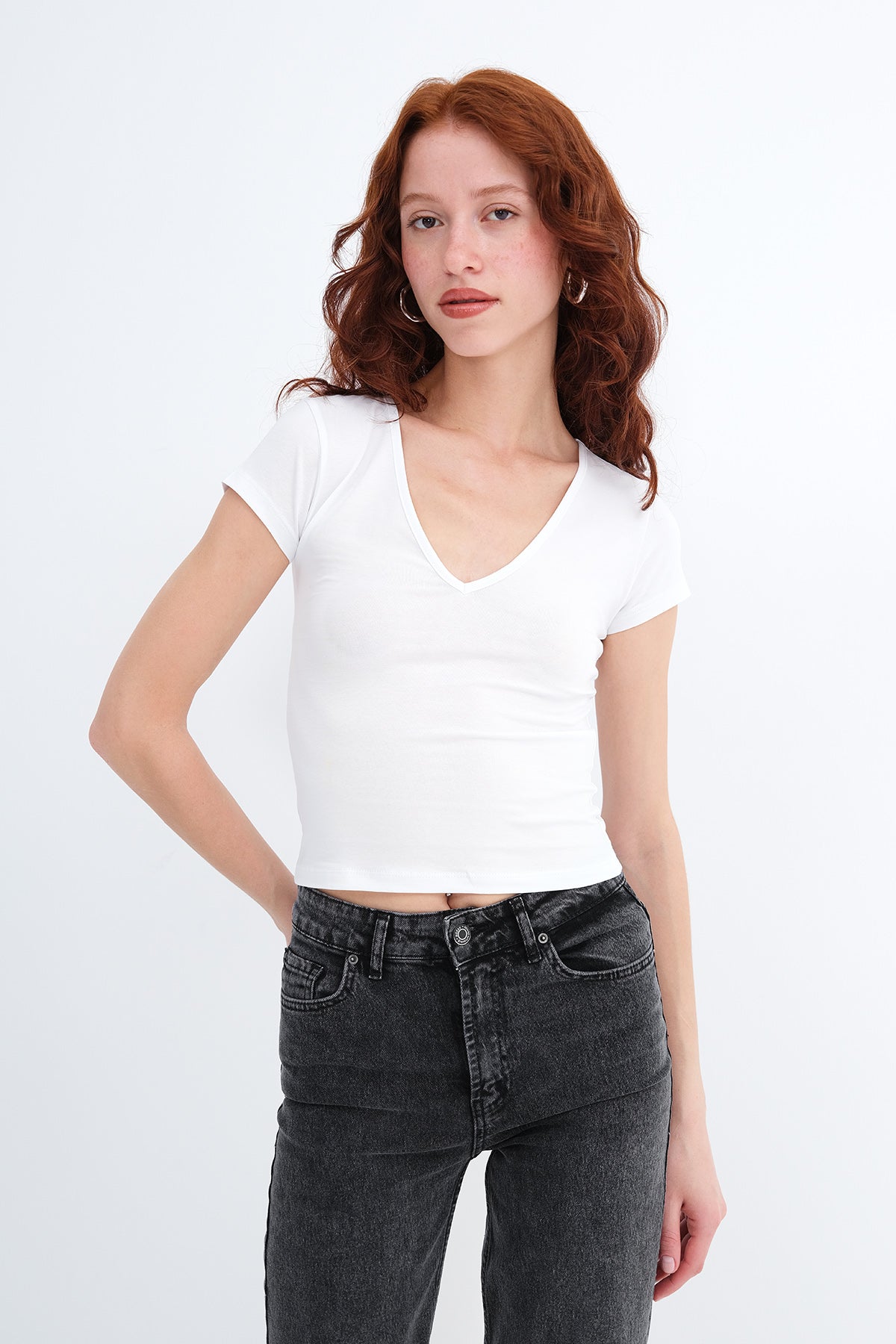 White_V-Neck-Basic-T-shirt-addax