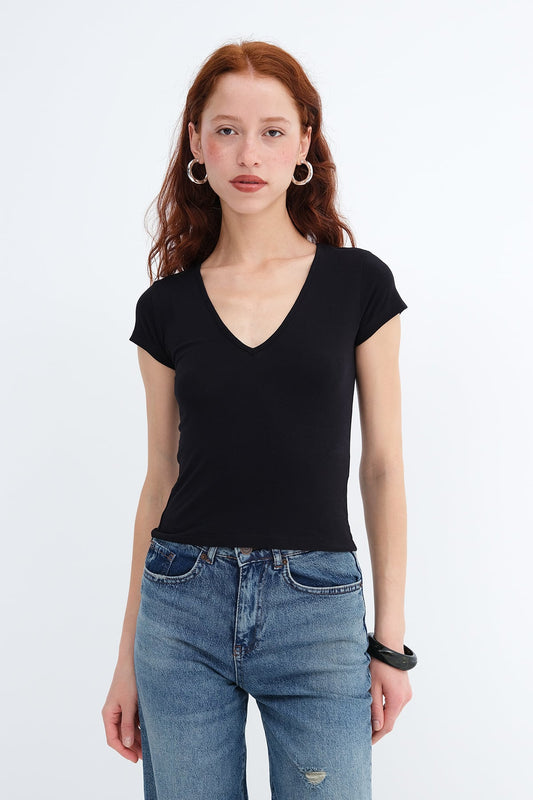 Black_V-Neck-Basic-T-shirt-addax