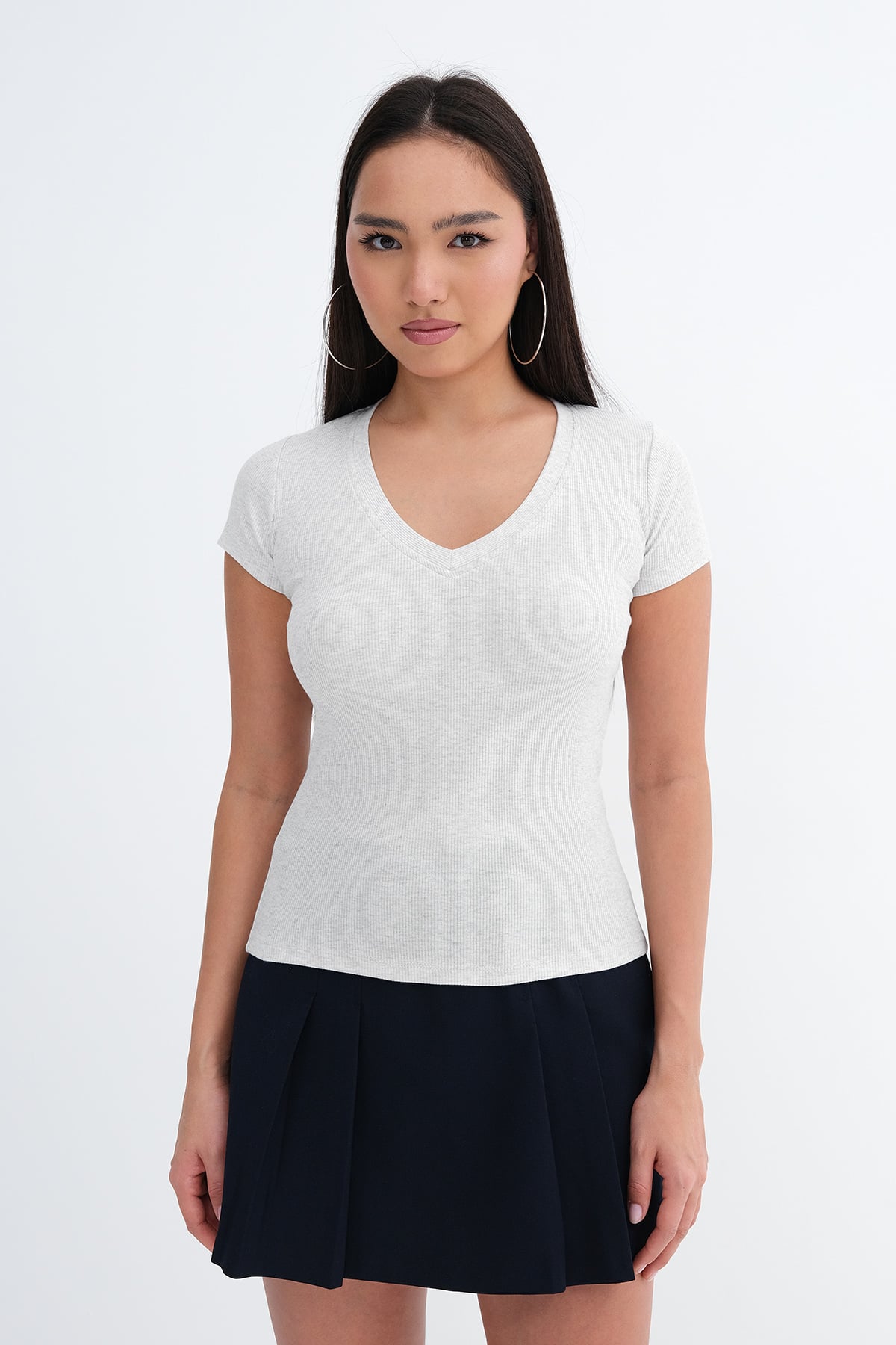 Snow-Melange_V-Neck-Basic-T-Shirt-addax
