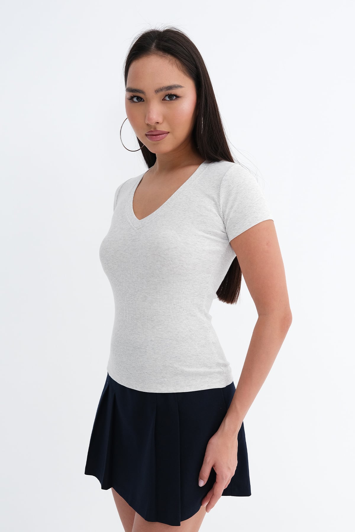 Snow-Melange_V-Neck-Basic-T-Shirt-addax