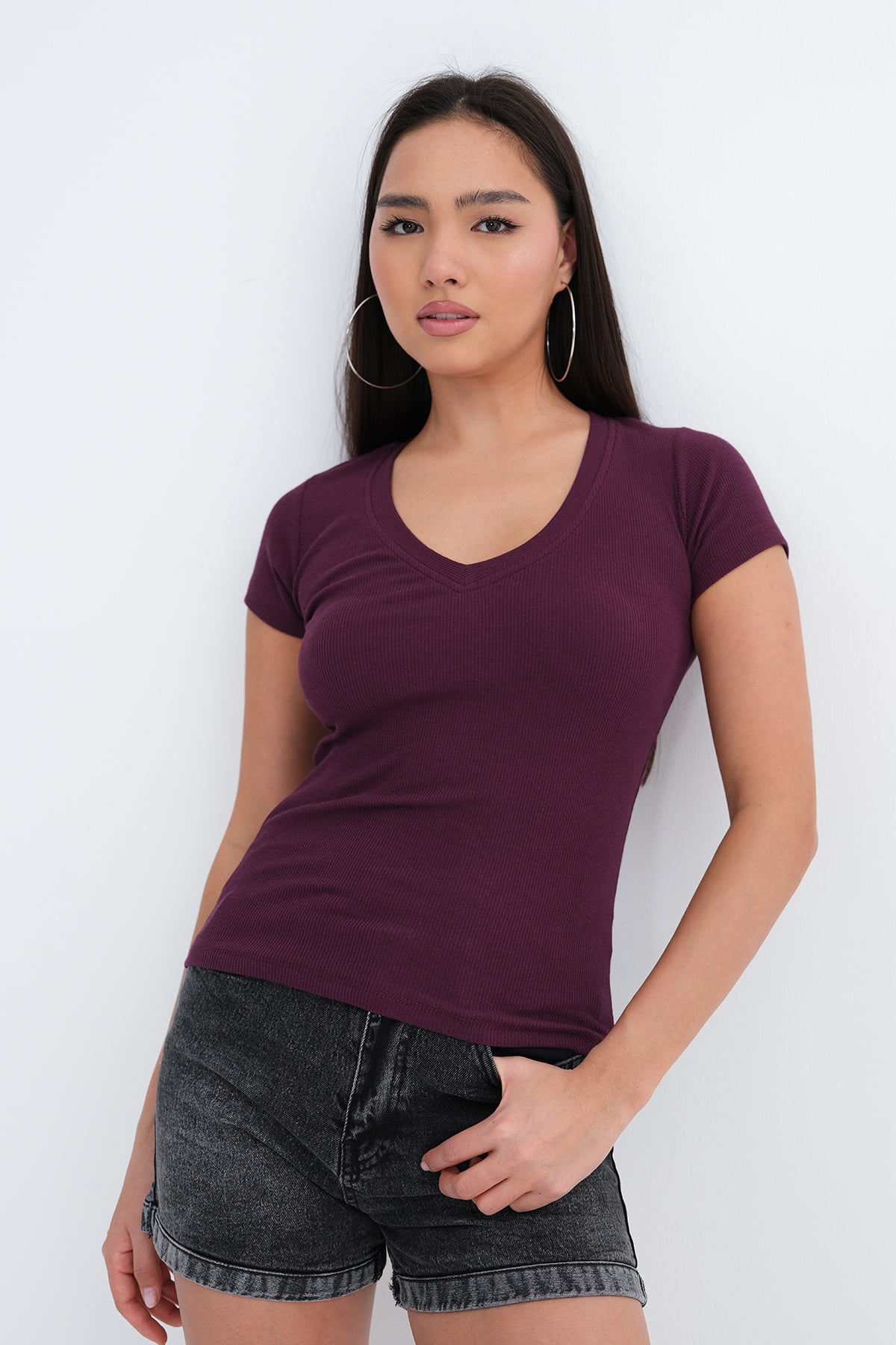 Gardenia_V-Neck-Basic-T-Shirt-addax