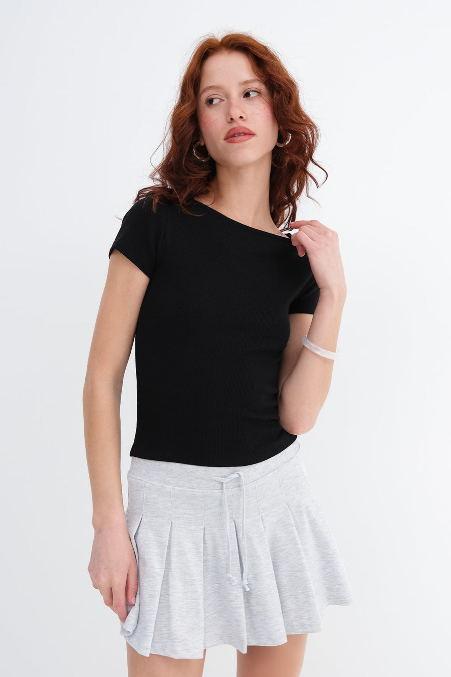 Black_Basic-Ribbed-T-shirt-addax