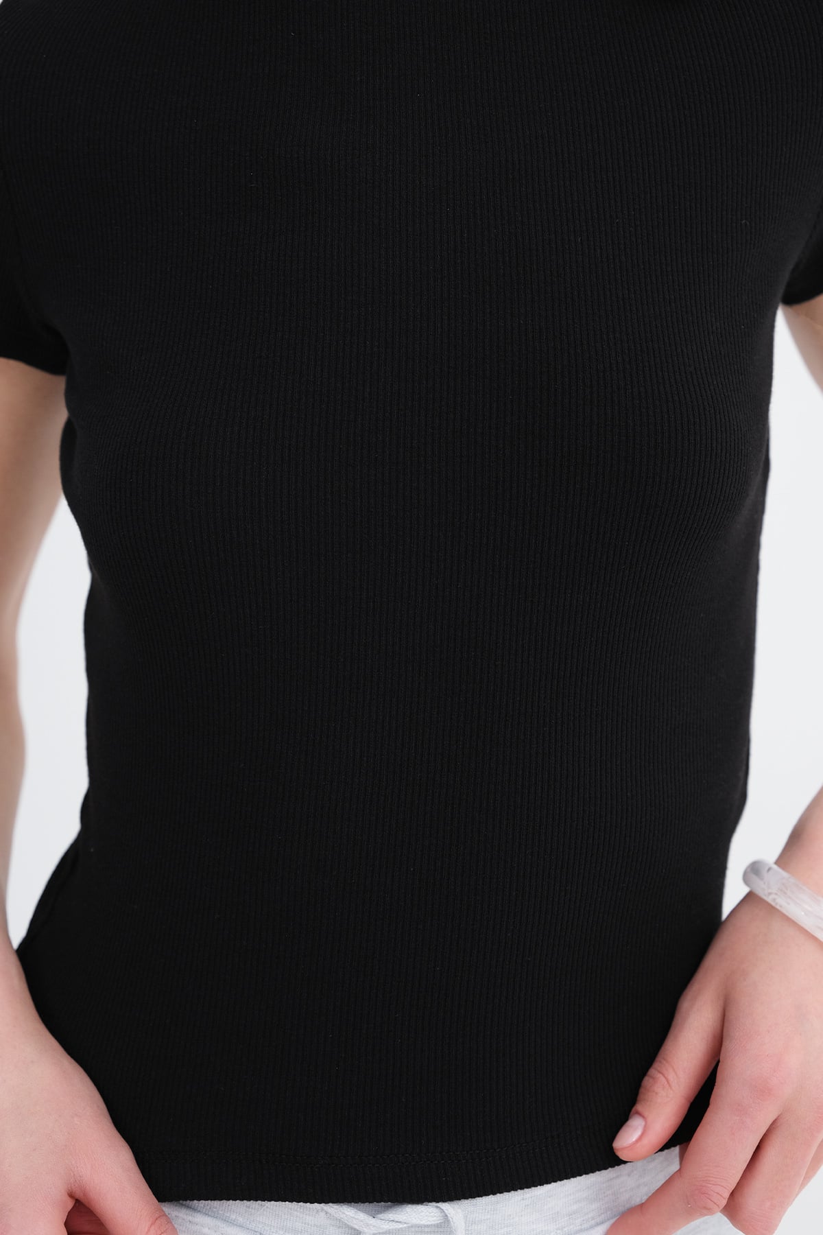 Black_Basic-Ribbed-T-shirt-addax