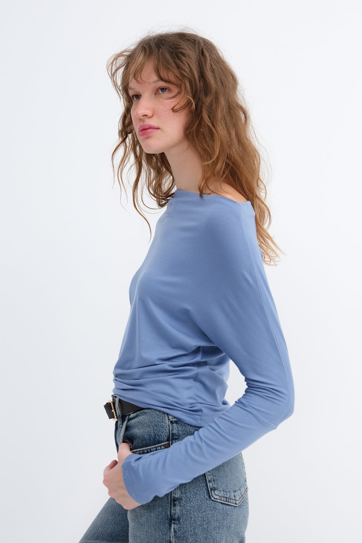 Stonewash_Kayık-Yaka-Basic-Bluz-B1888-addax