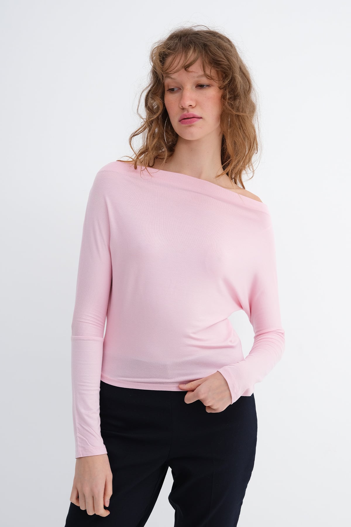 Lotus_Kayık-Yaka-Basic-Bluz-B1888-addax