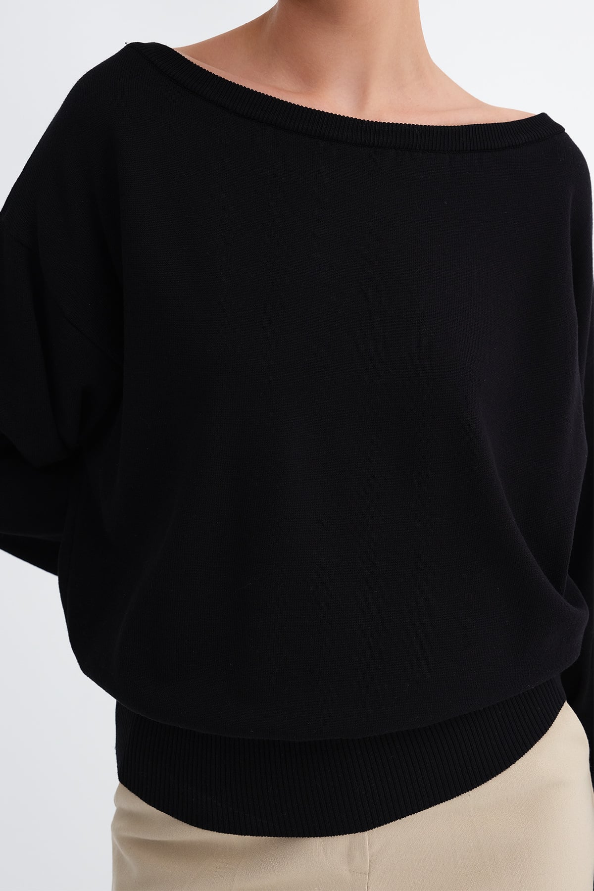 Black_Boat-Neck-Knit-Top-addax