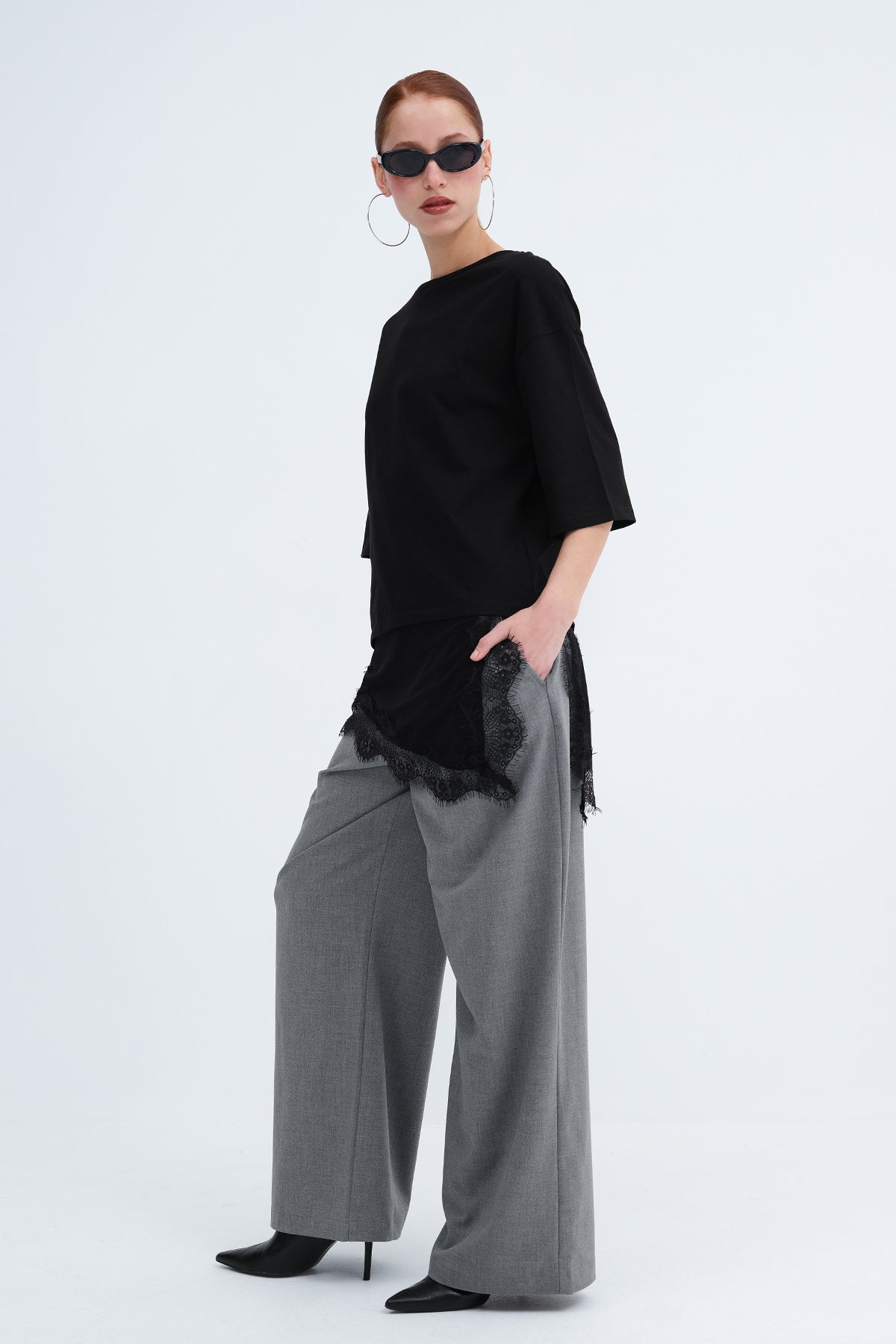 Black_Crew-Neck-Lace-Detailed-T-Shirt-addax