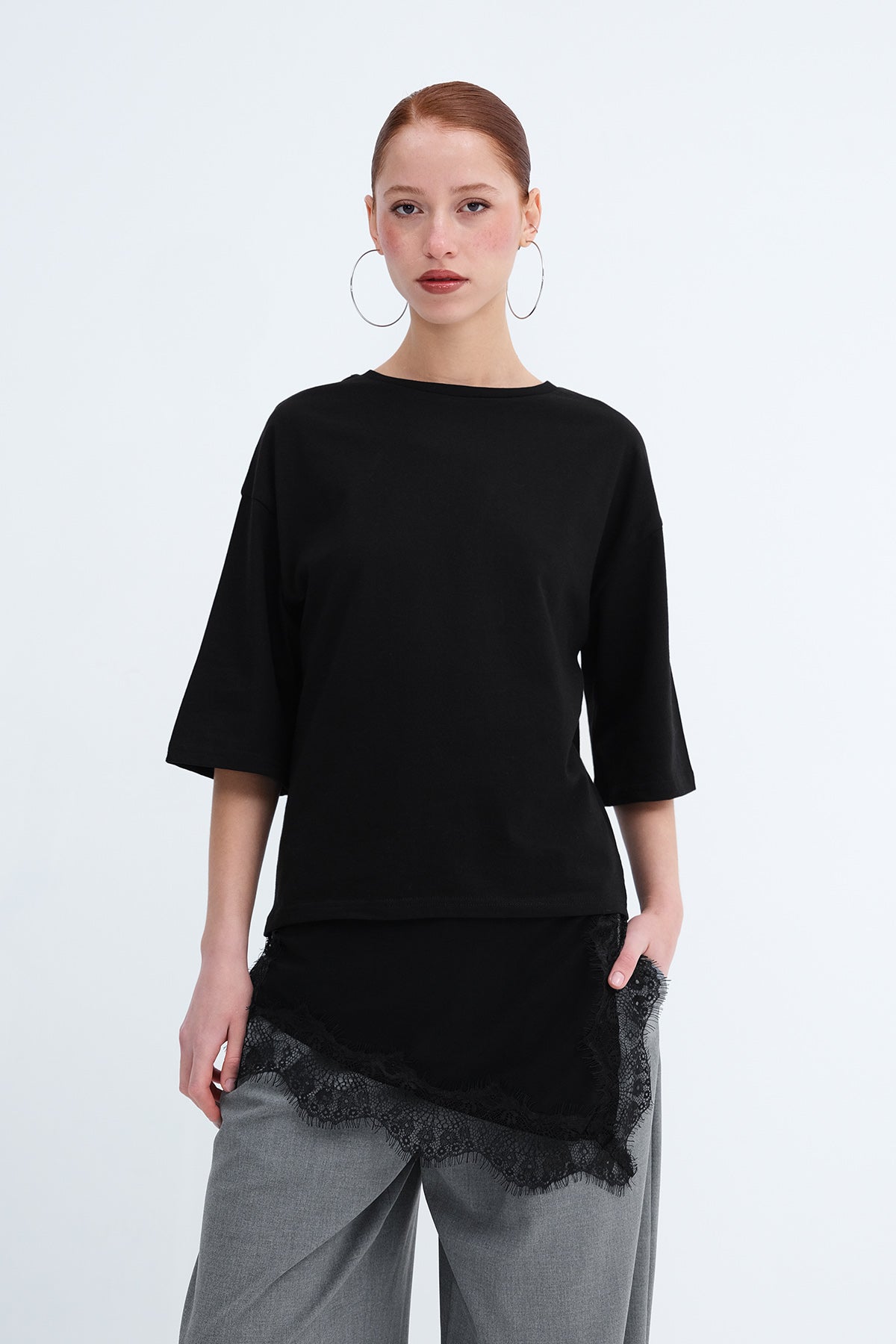 Black_Crew-Neck-Lace-Detailed-T-Shirt-addax