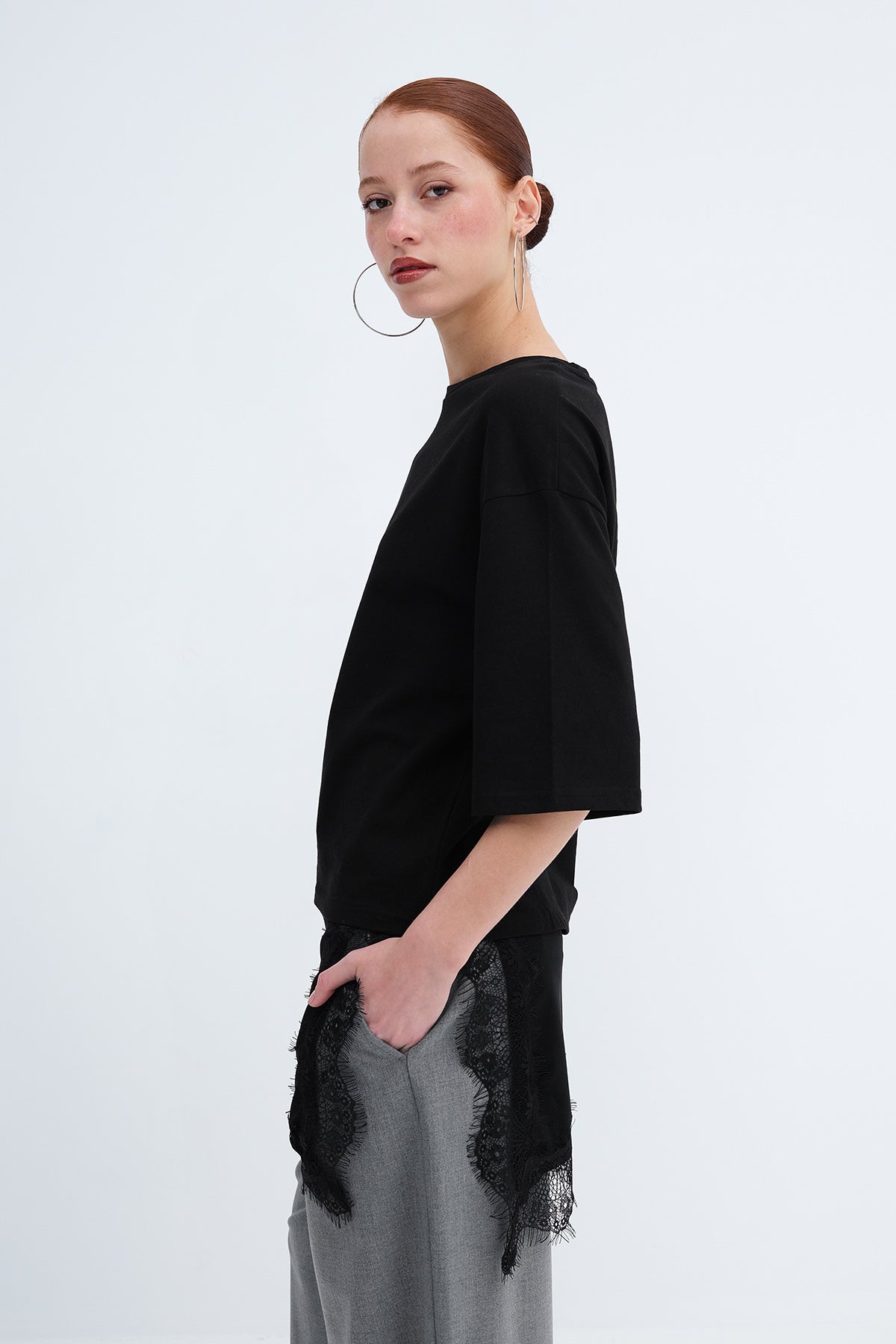 Black_Crew-Neck-Lace-Detailed-T-Shirt-addax